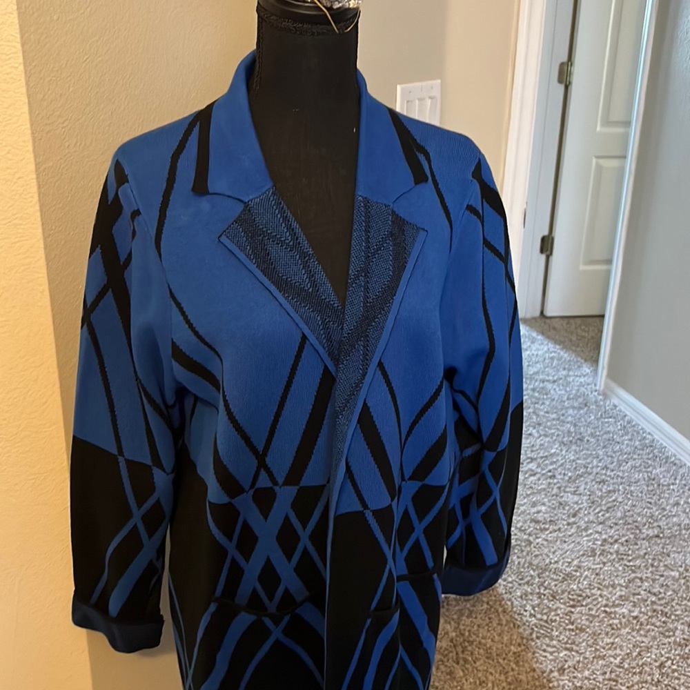 NWT CARDIGAN SWEATER